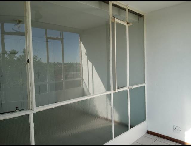 2 BEDROOM SECTIONAL TITLE FOR SALE IN PARKDENE